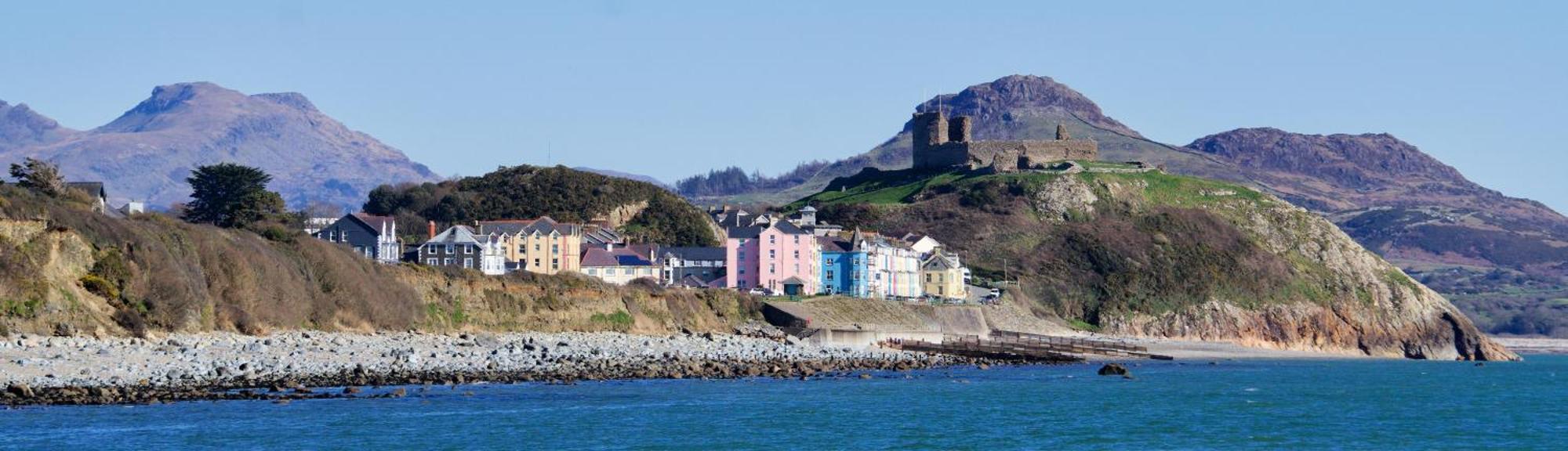 Glan Y Mor, Sleeps 20, 8 Bedrooms, 8 Bathrooms, Seafront, Criccieth Exterior photo